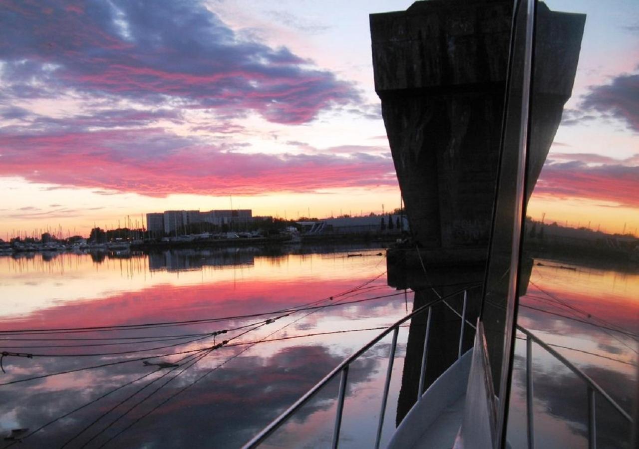 Le Bateau Ivre Hotel Bordeaux Bagian luar foto